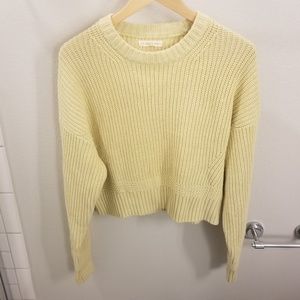 Light Yellow / Cream Cropped Sweater Size S